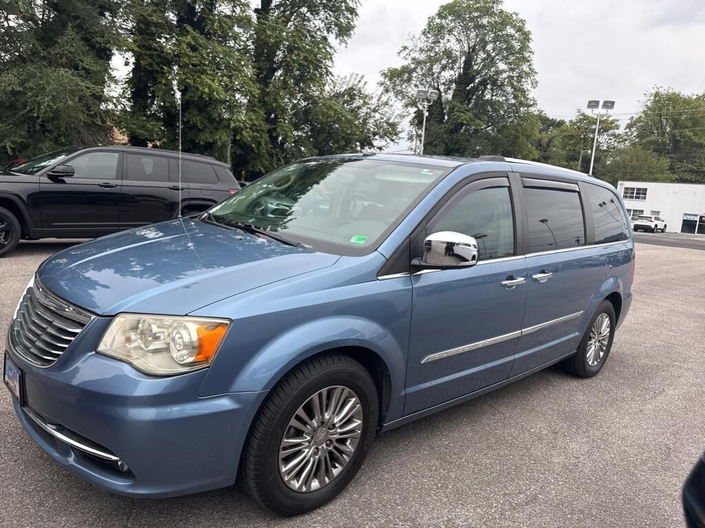 Chrysler Town and Country