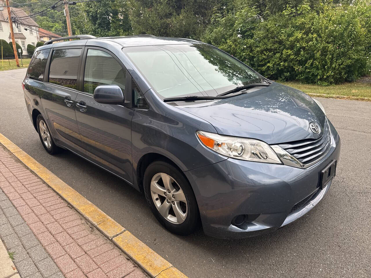 2017 TOYOTA Sienna