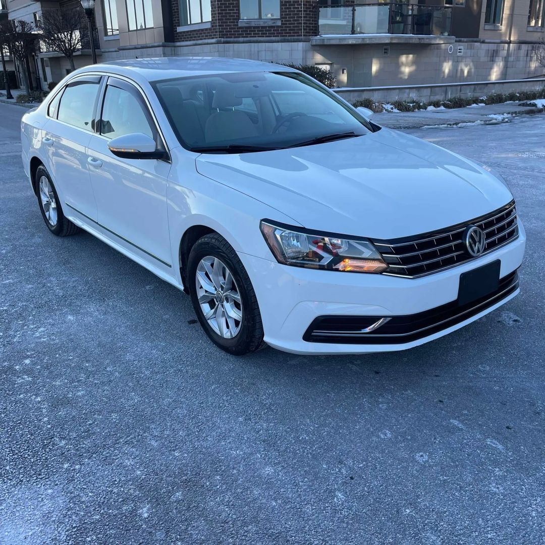 2017 VOLKSWAGEN Passat