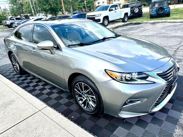 2017 Lexus ES