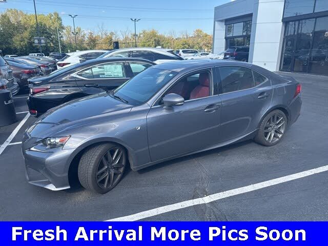 Lexus IS