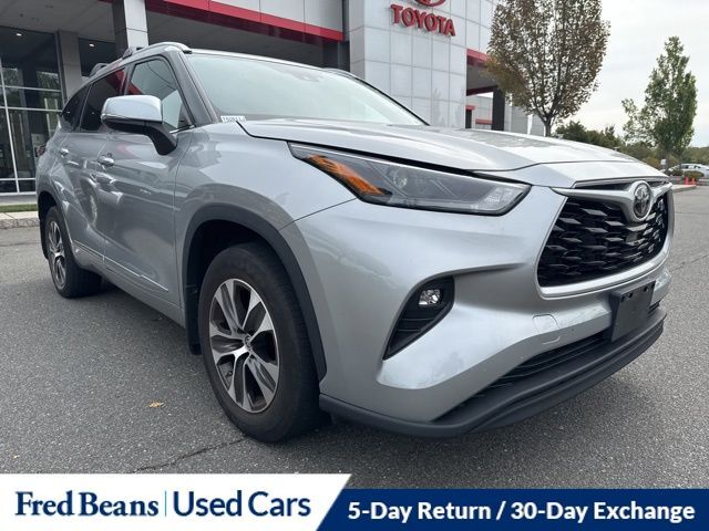 2022 TOYOTA Highlander