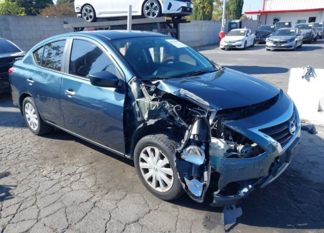 Nissan Versa