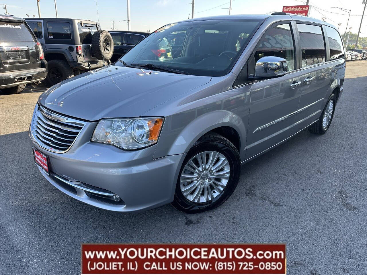 2015 CHRYSLER Town and Country