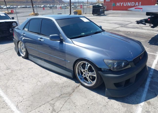 Lexus IS