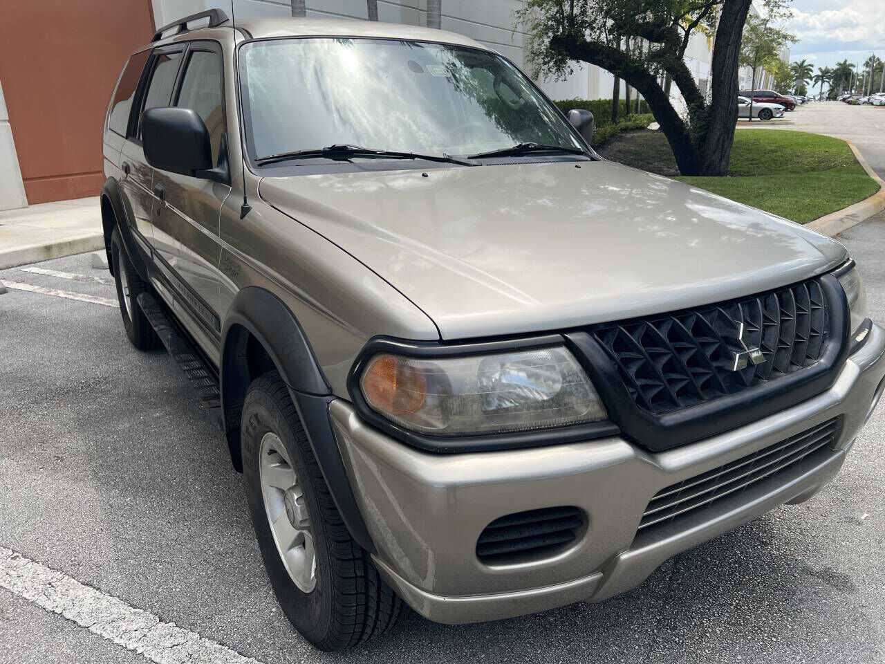 Mitsubishi Montero Sport