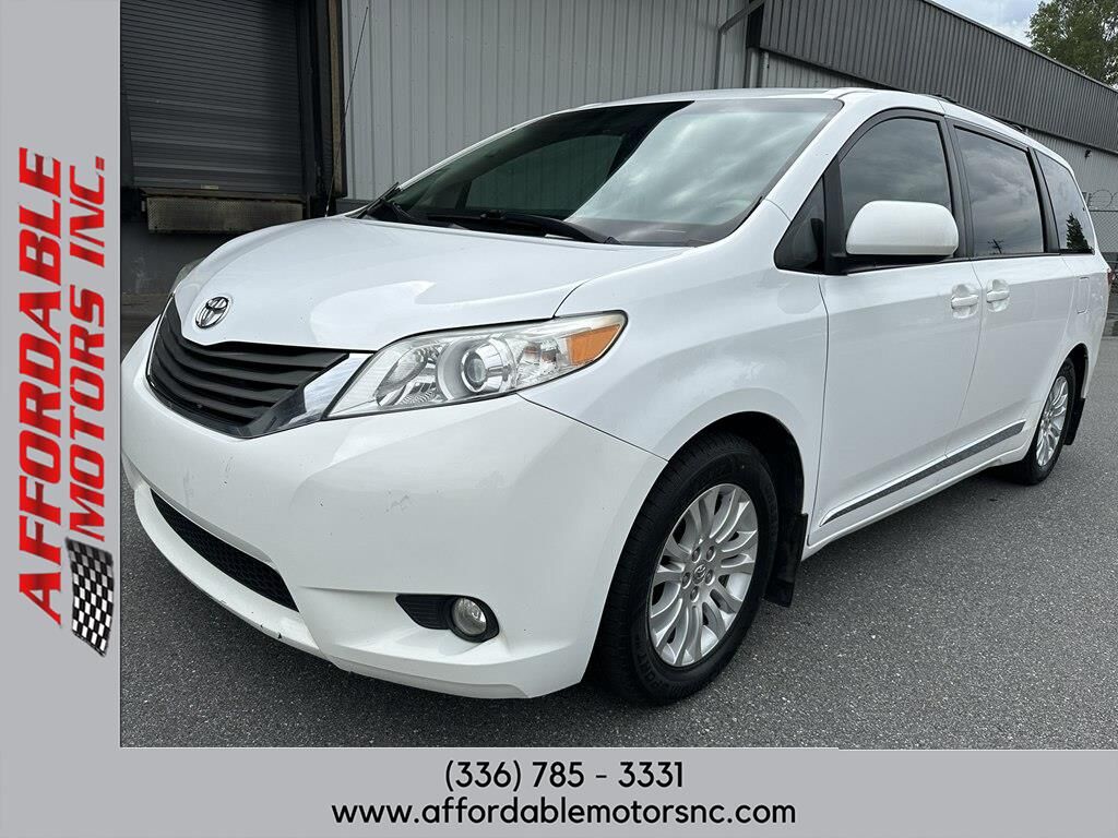 2013 TOYOTA Sienna