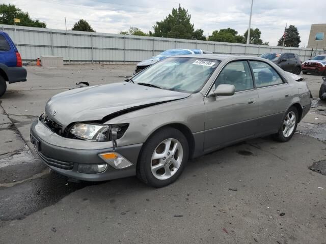 Lexus ES