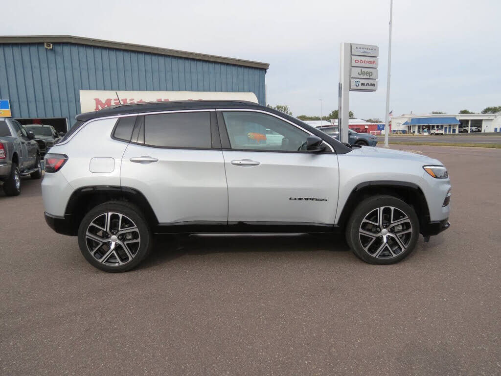 2024 JEEP Compass