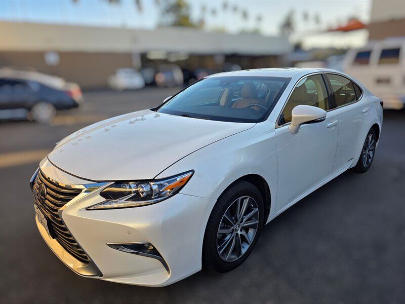 Lexus ES