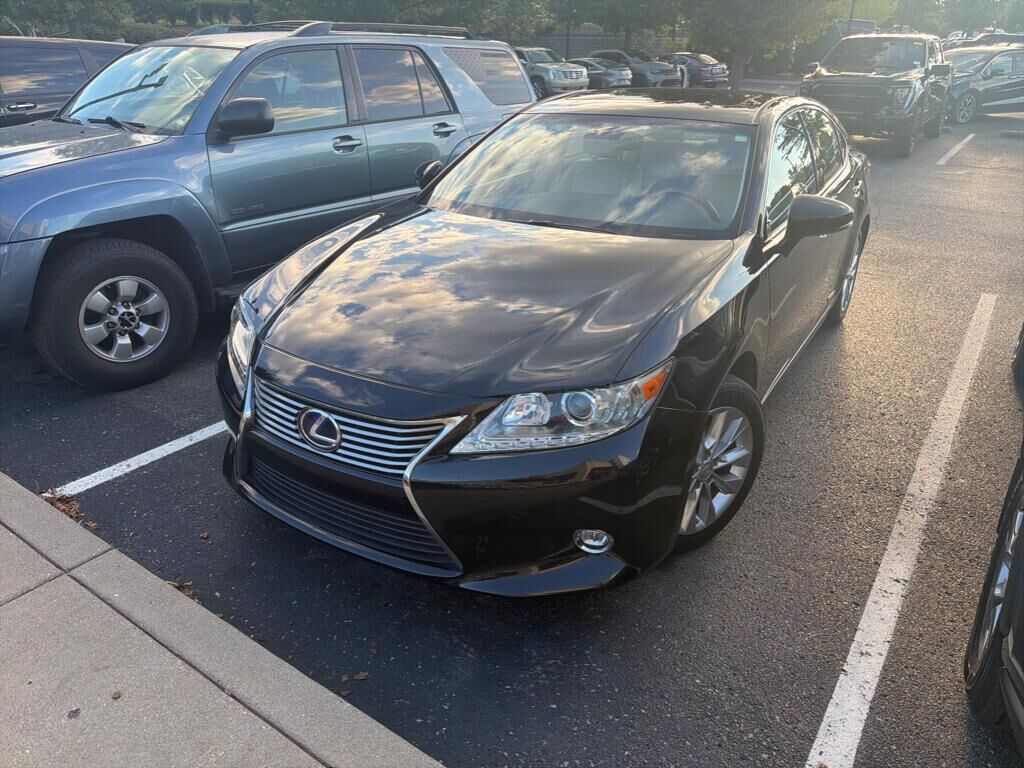 Lexus ES