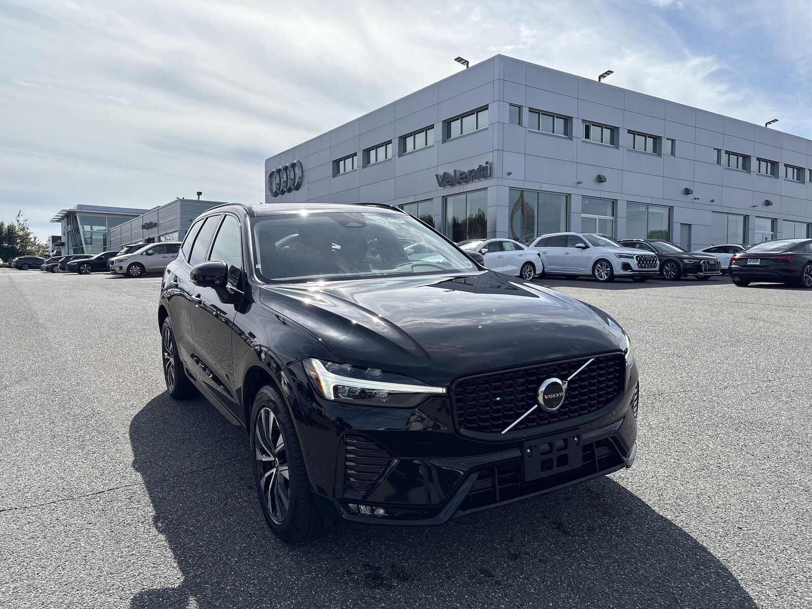 2025 VOLVO XC60