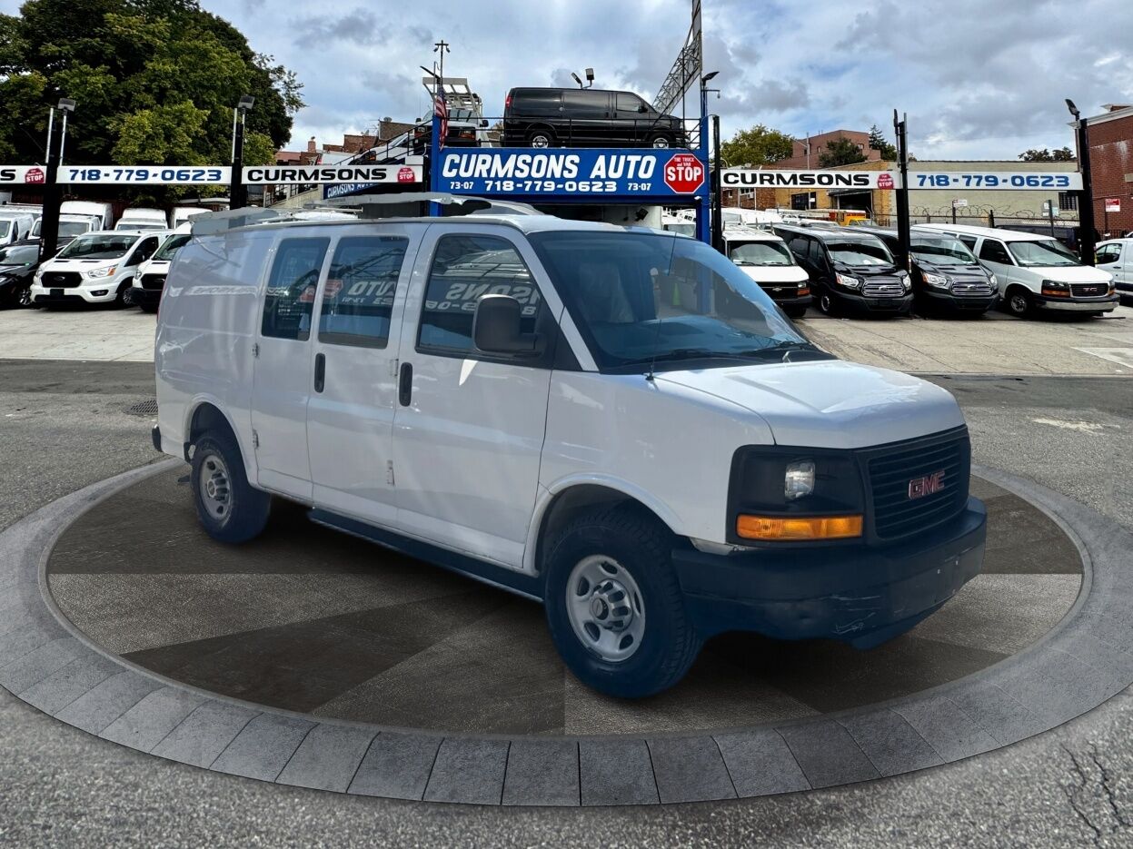 GMC Savana