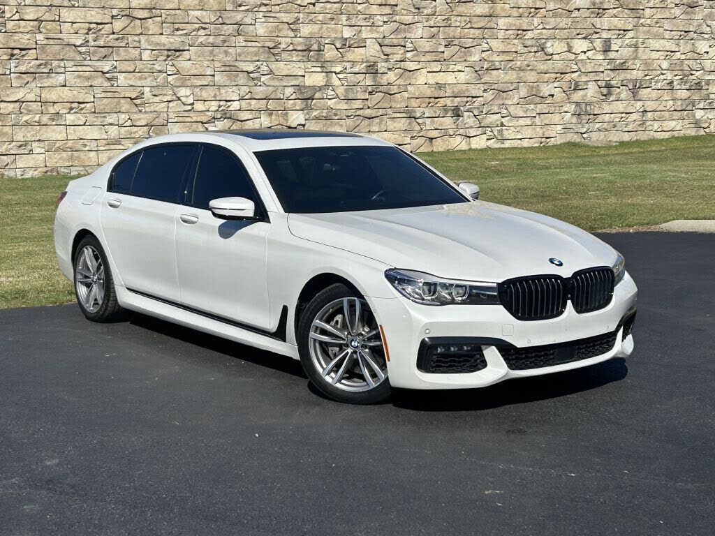 BMW 740i