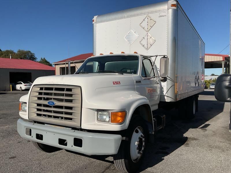 Ford F-700