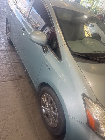 Toyota Prius V