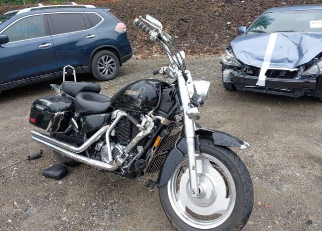 Honda VT1100C2 (SHADOW SABRE)