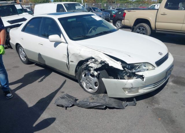 Lexus ES