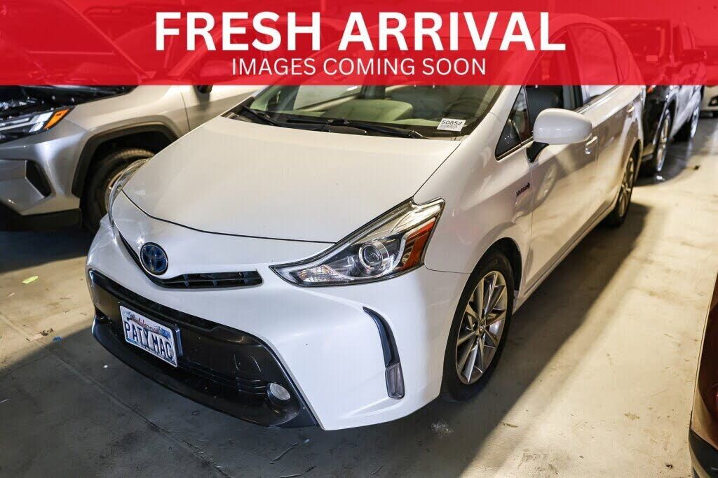 Toyota Prius V