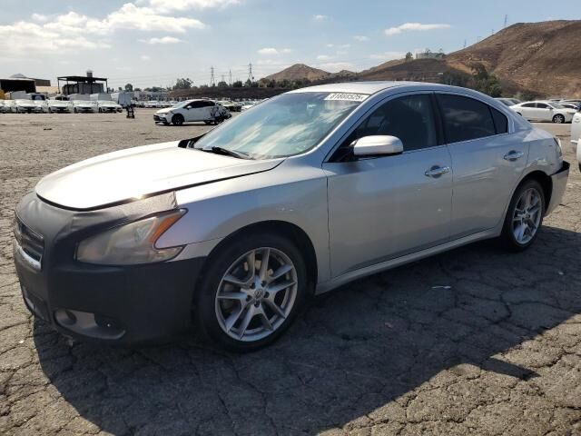 Nissan Maxima