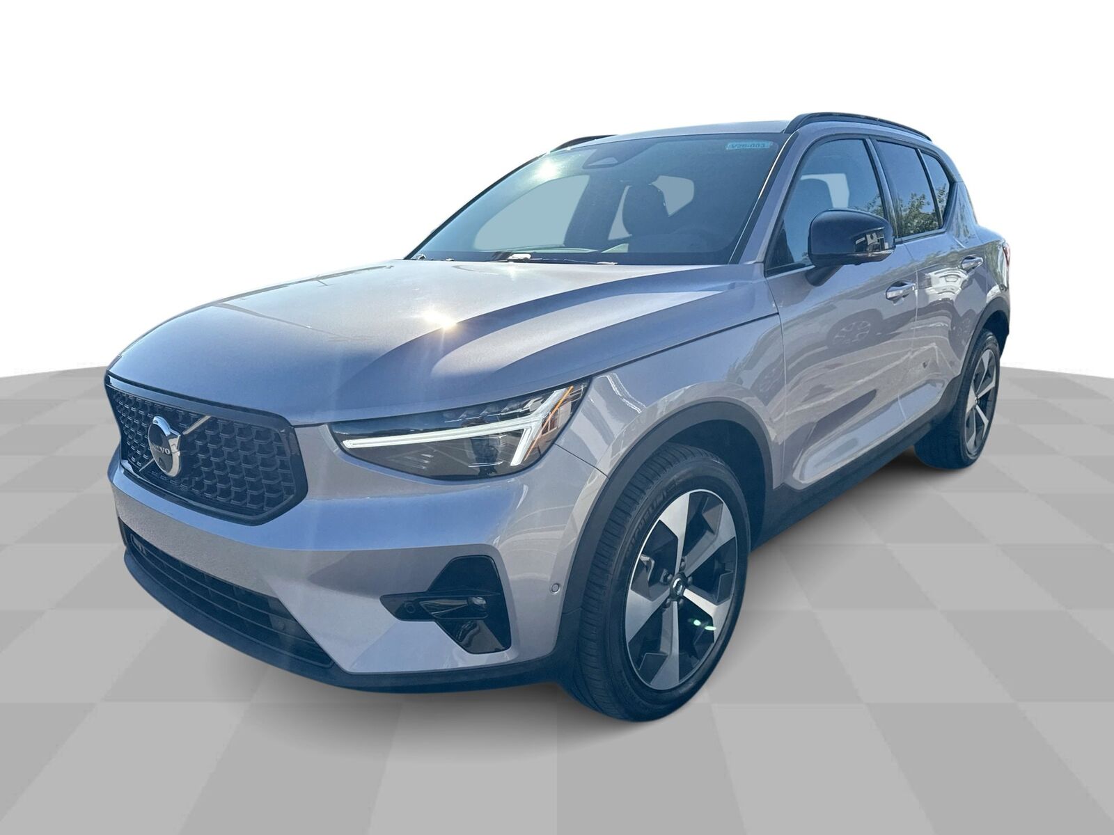 2026 VOLVO XC40