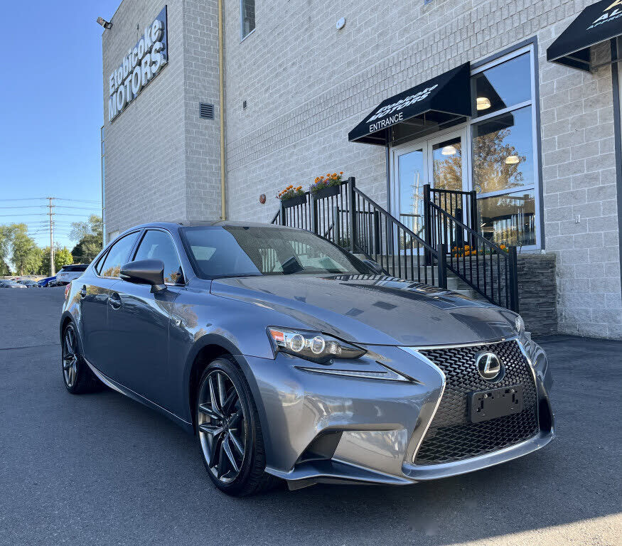 Lexus IS