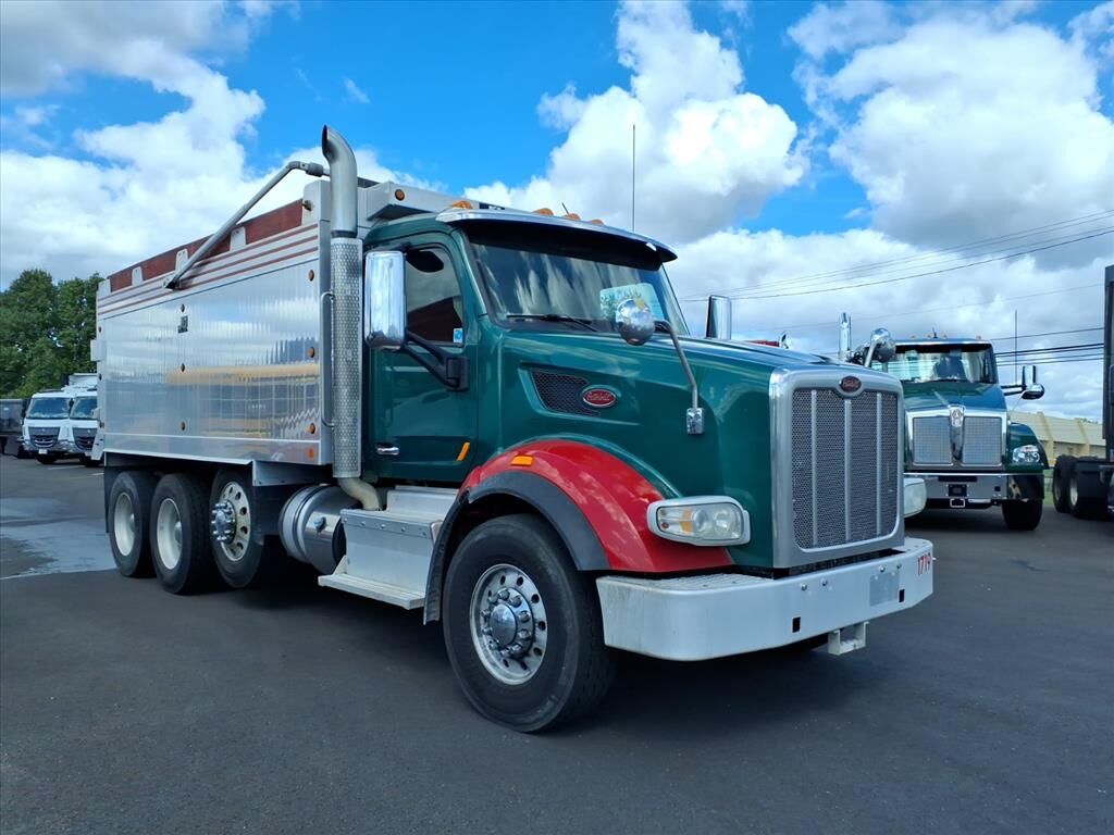 2017 PETERBILT 567