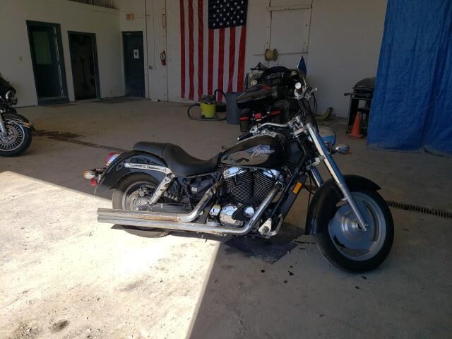Honda VT1100C2 (SHADOW SABRE)