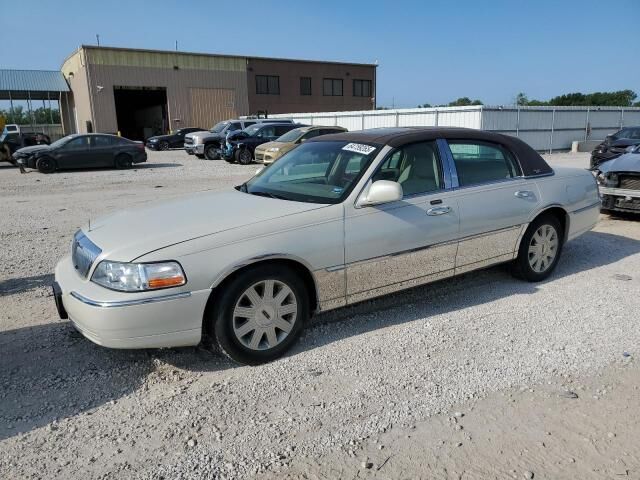 Lincoln Town Car