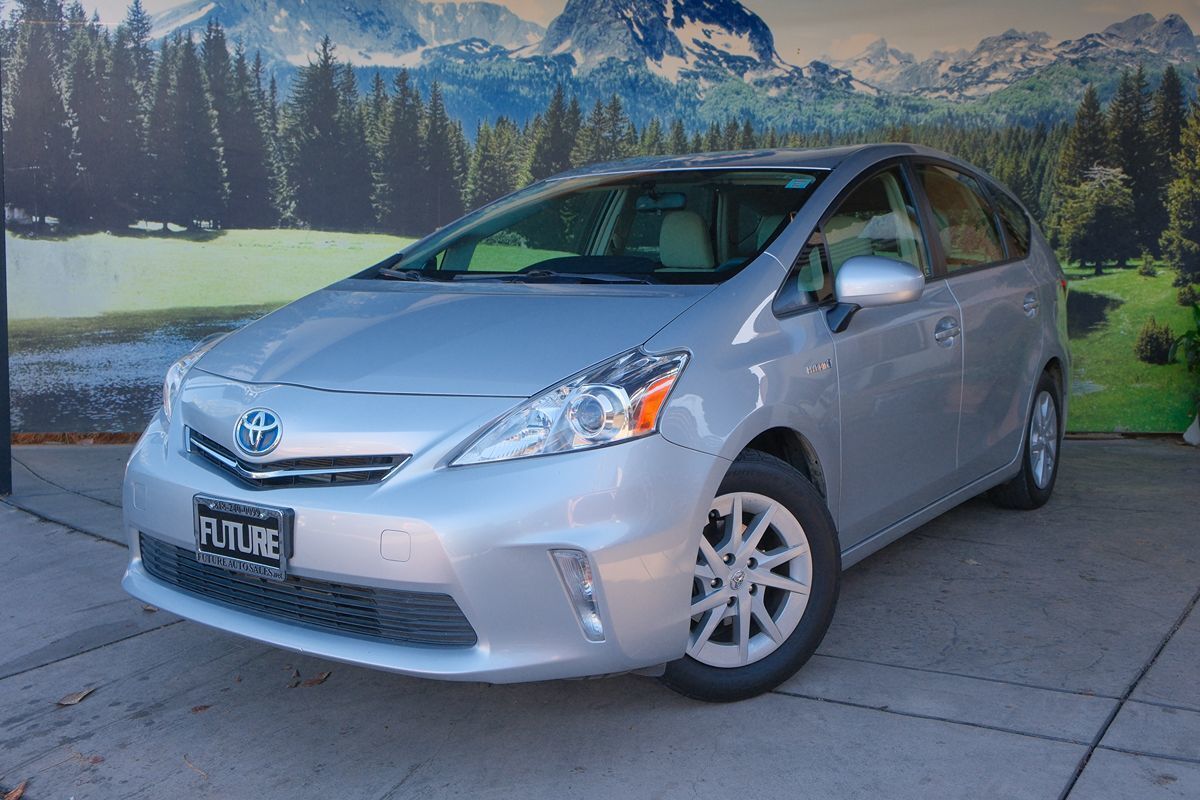 Toyota Prius V