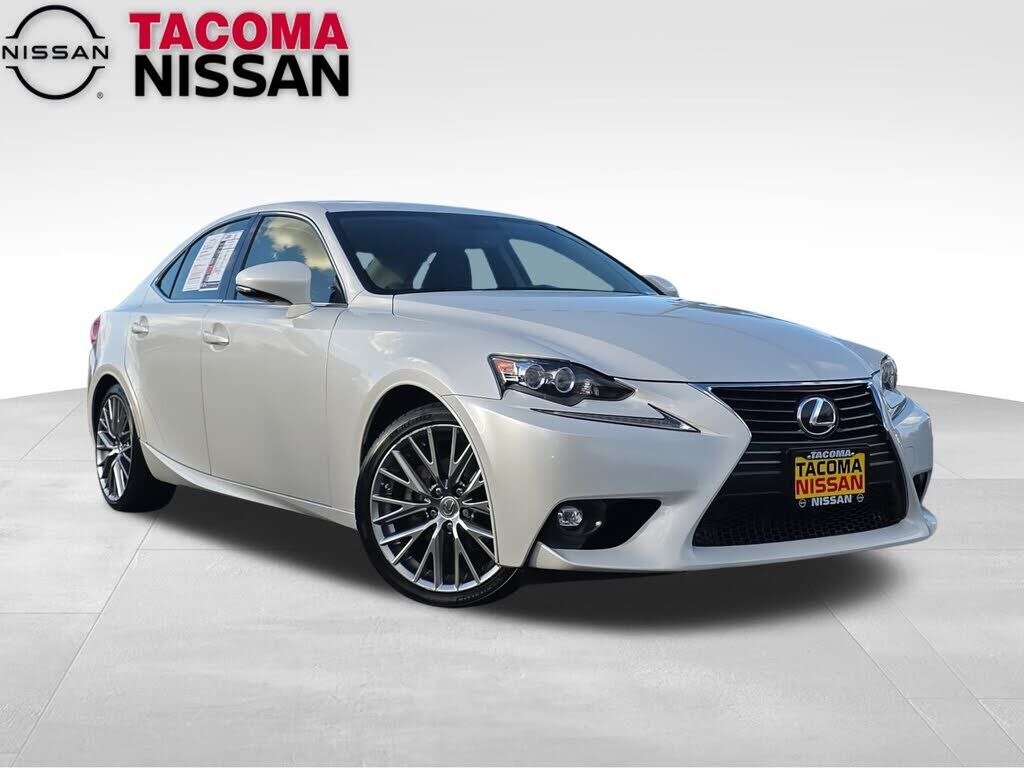 Lexus IS