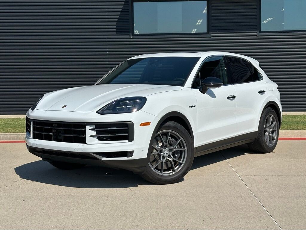2025 PORSCHE Cayenne