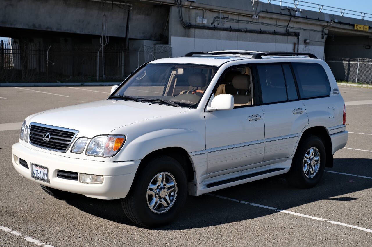 Lexus LX