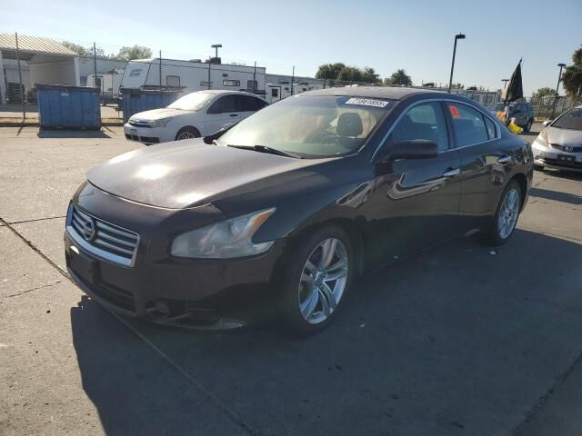 Nissan Maxima