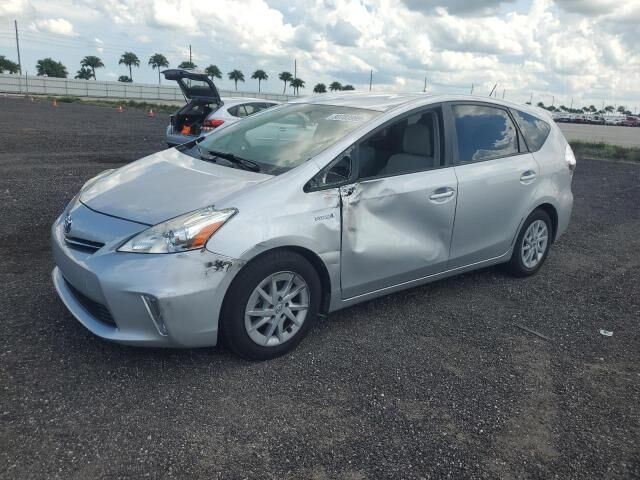 Toyota Prius V