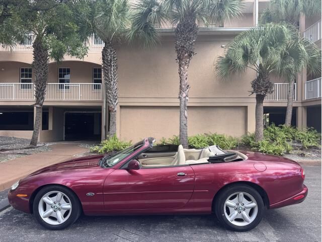 Jaguar XK8