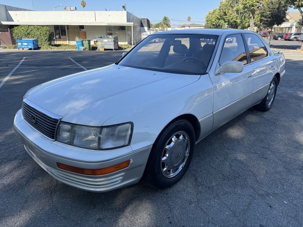 Lexus LS