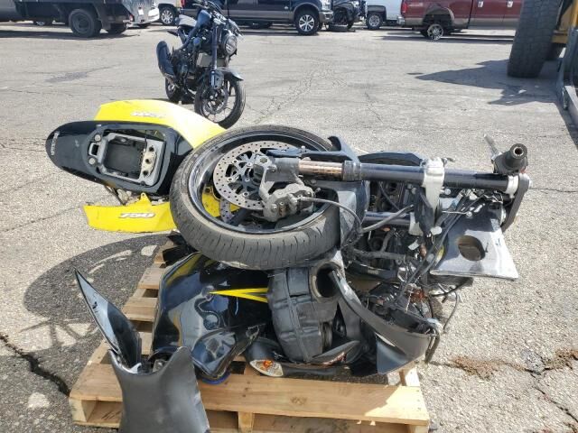 Suzuki GSX-R750
