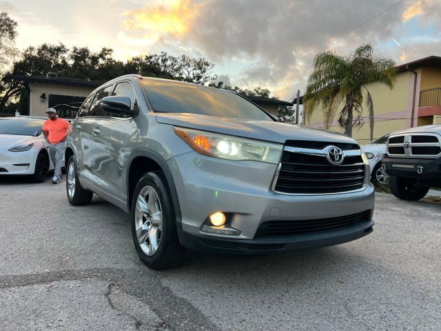 2016 TOYOTA Highlander