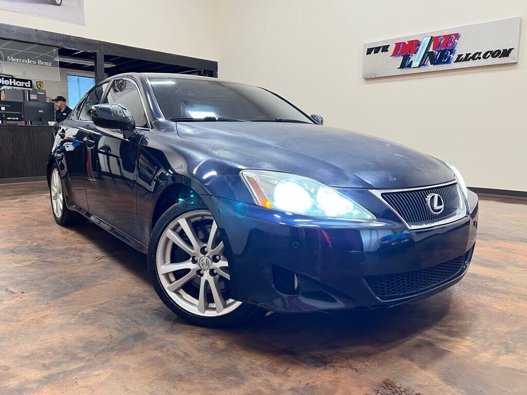 Lexus IS