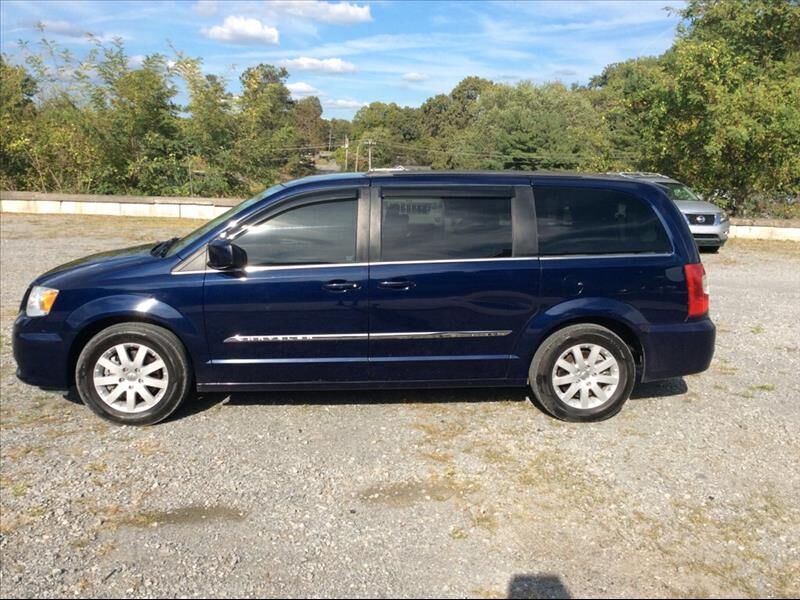 2015 CHRYSLER Town and Country