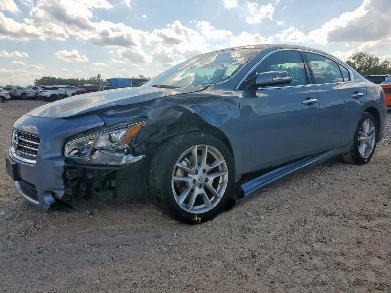 Nissan Maxima