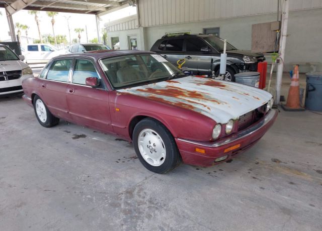 Jaguar XJ6