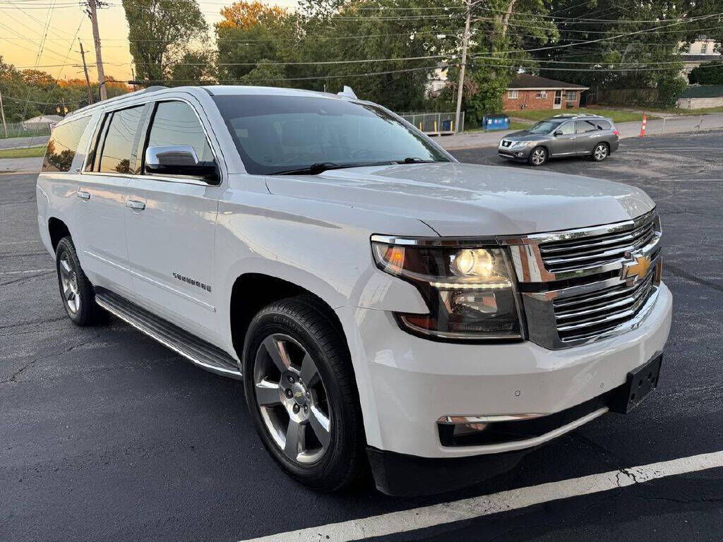 2016 CHEVROLET Suburban