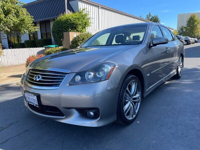 Infiniti M35