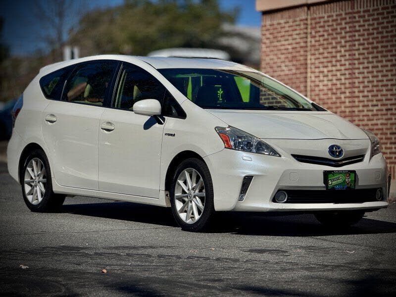 Toyota Prius V