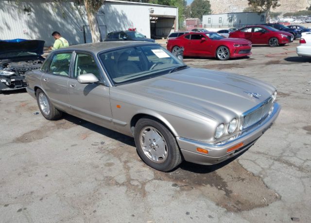Jaguar XJ6