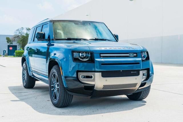 2022 LAND ROVER Defender