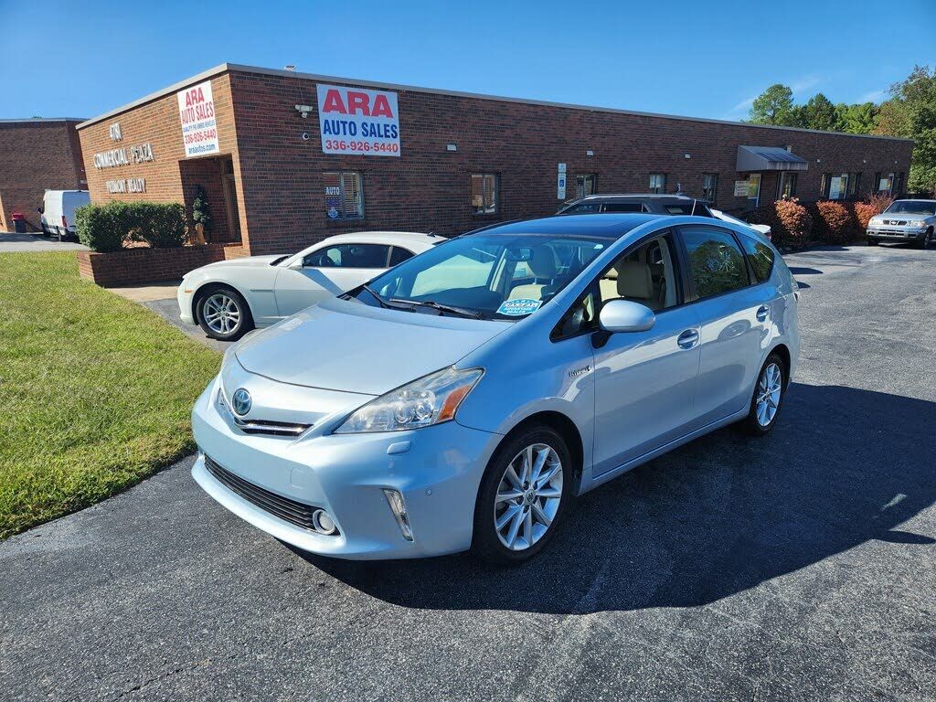 Toyota Prius V