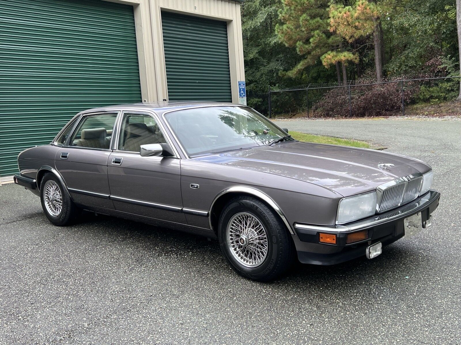 Jaguar XJ6